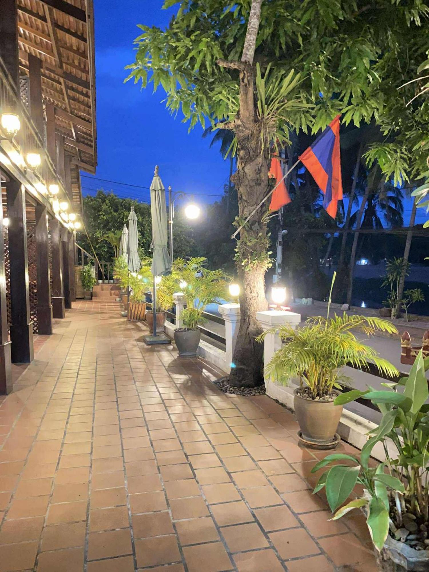 Golden Lotus Namkhan View Luang Prabang Exterior photo